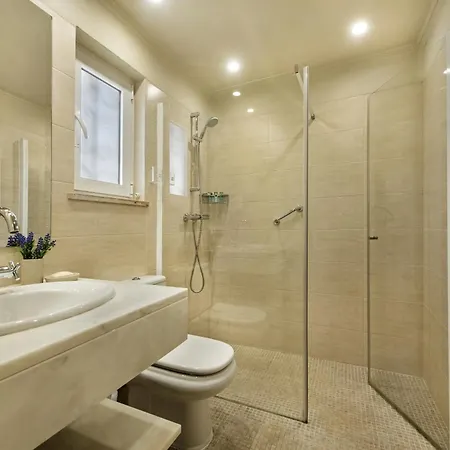 Mng Elliott55 Villa *